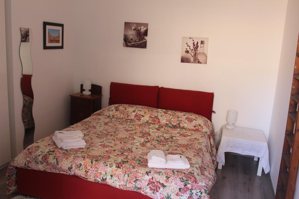 A casa di Ettore Aeroporto di Catania Fontana Rossa Esterno foto